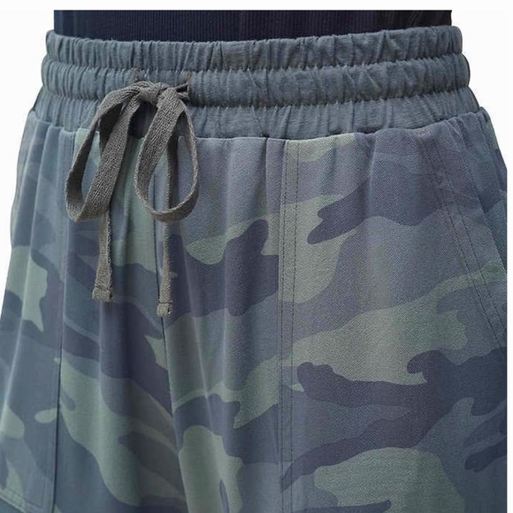 Splendid Women's Ankle Cuff Relaxed Fit Active Pants Camo Jogger S-M-XL NEW - Picture 3 of 4